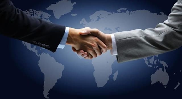 Société Question: Quelle discipline étudie les relations politiques, économiques et sociales entre pays ?