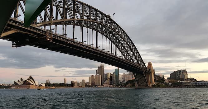 Kultur Wissensfrage: In welcher Stadt befindet sich die auf dem Foto abgebildete Harbour Bridge?