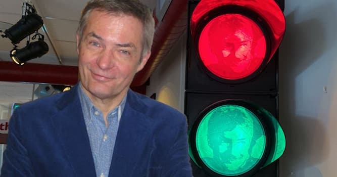 Cultuur Trivia Vraag: Eén stoplicht springt op rood, een ander weer op groen. Waar is volgens Herman Finkers altijd wat te doen?