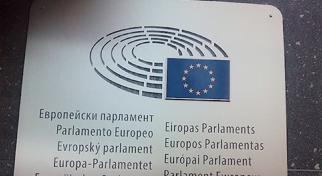 społeczeństwo Pytanie-Ciekawostka: Jaki język jest najczęściej używany w Unii Europejskiej w 2023 roku?