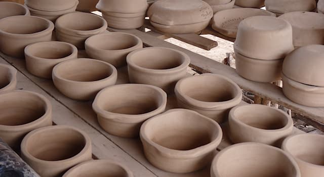 społeczeństwo Pytanie-Ciekawostka: Jak nazywa się warsztat, w którym robią ceramikę?