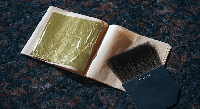 Toplum Trivia Sorusu: Dekorasyon için kullanılan ince altın yapraklar nedir?