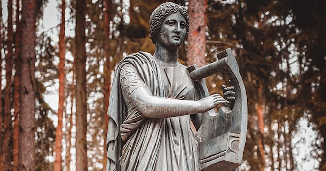 Kultur Wissensfrage: Wie hieß die Muse der Liebesdichtung in der altgriechischen Mythologie?