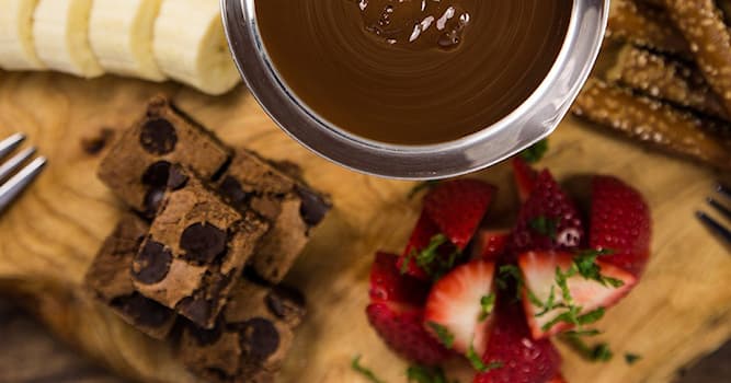 Kultura Pytanie-Ciekawostka: Co oznacza 'fondu' po francusku?