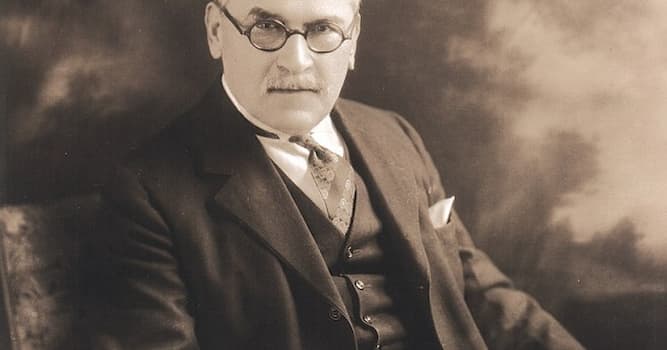 Сiencia Pregunta Trivia: ¿Qué físico fue pionero de las comunicaciones telefónicas y autor de la biografía "De inmigrante a inventor"?