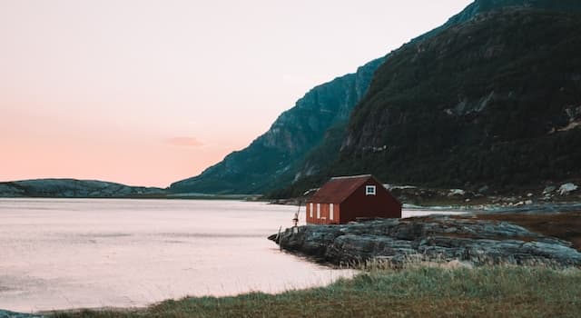 Coğrafya Trivia Sorusu: Bu ülkelerden hangisi İskandinavya'ya ait DEĞİLDİR?