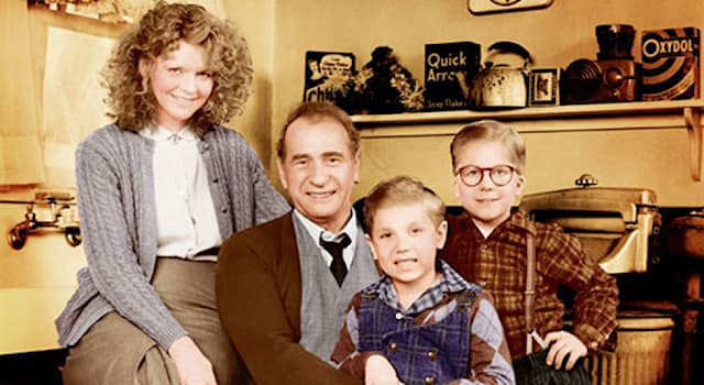 Movies & TV Trivia Question: In the movie "A Christmas Story", what does Ralphie want for Christmas?