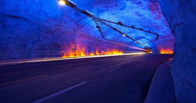 Geografia Pytanie-Ciekawostka: Które państwa połączył tunel pod masywem Mont Blanc?