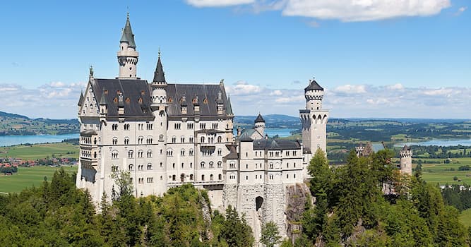 Geografía Pregunta Trivia: ¿Qué significa en español el nombre del Castillo de Neuschwanstein en Alemania?