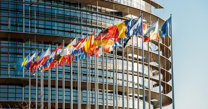 Cultura Domande: Di quali colori è composta la bandiera italiana?