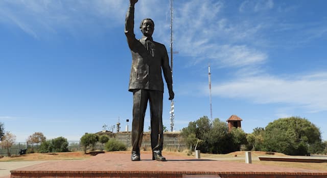 Aardrijkskunde Trivia Vraag: Zuid-Afrika telt drie hoofdsteden. Welk is de hoofdstad van de rechterlijke macht in Zuid-Afrika?