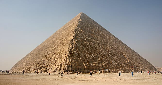 Aardrijkskunde Trivia Vraag: Uit hoeveel stenen bestaat de piramide van Cheops ongeveer?