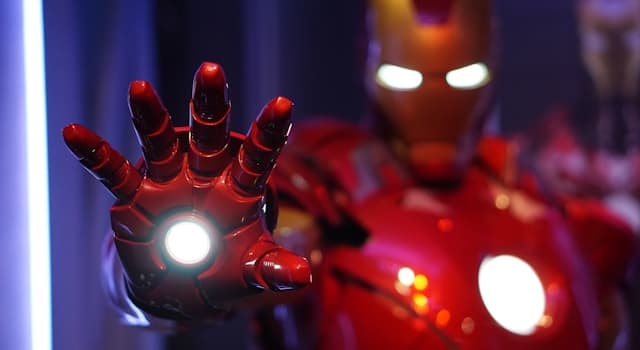 Filmy Pytanie-Ciekawostka: Kto jest głównym bohaterem serii "Iron Man"?