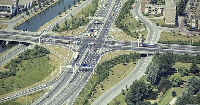 Maatschappij Trivia Vraag: Wat is de de langste autosnelweg van Nederland?