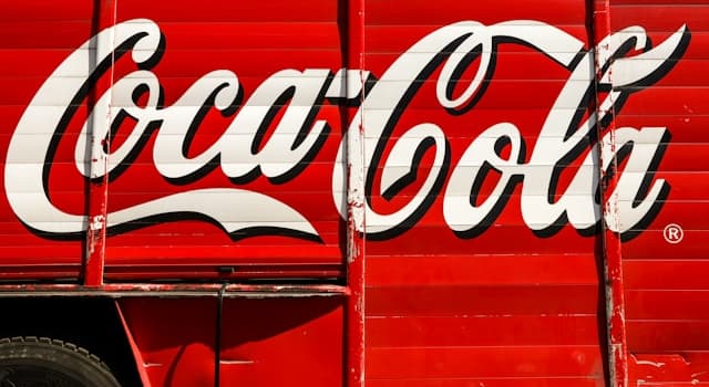 społeczeństwo Pytanie-Ciekawostka: Co produkuje firma Coca-Cola?