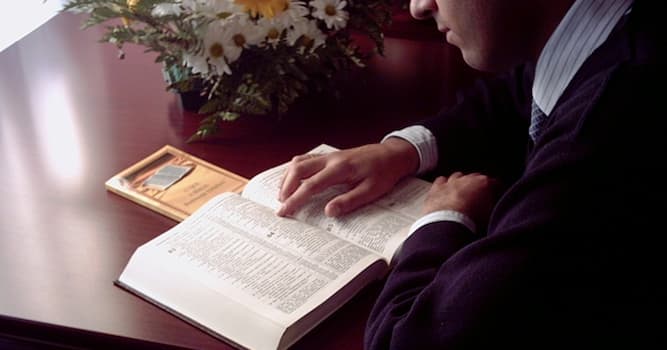 Geçmiş Trivia Sorusu: Yehova ismi kime aittir?