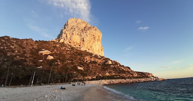 Natuur Trivia Vraag: In welke Spaanse stad staat de rots 'El peñon de Ifach'?