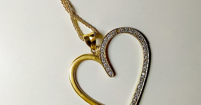 Kultura Pytanie-Ciekawostka: Czym jest naszyjnik?