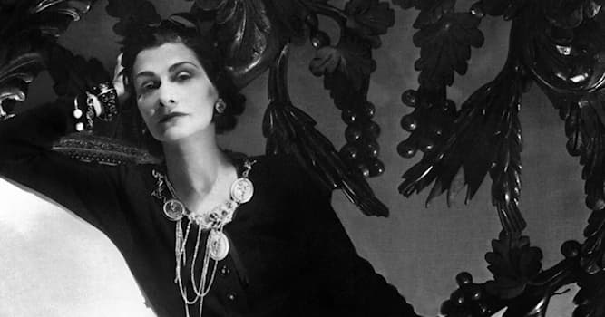 Maatschappij Trivia Vraag: Met welk modehuis wordt Coco Chanel geassocieerd?