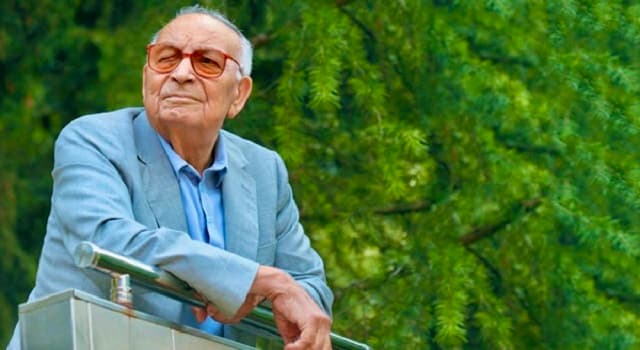 Cultura Pregunta Trivia: ¿Quién es el autor de la novela "La Leyenda del Monte Ağrı"?