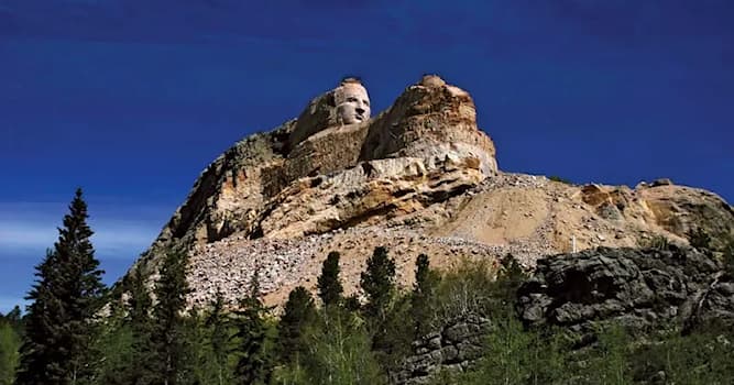 Aardrijkskunde Trivia Vraag: Aan wiens standbeeld wordt sinds 1948 gewerkt in de Black Hills in de Amerikaanse staat South Dakota?