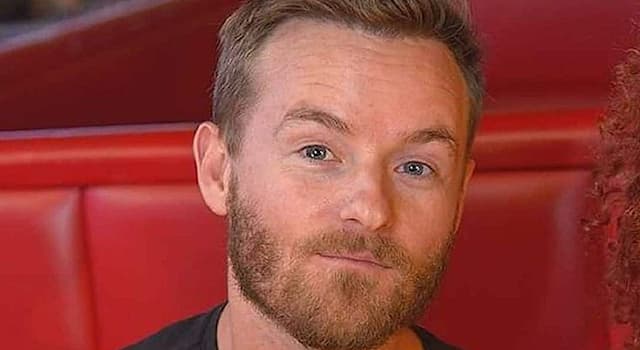 Société Question: Quelle est la profession de l'Américain Christopher Masterson ?