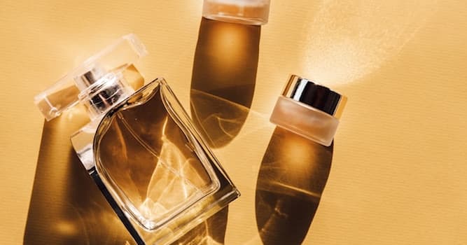 społeczeństwo Pytanie-Ciekawostka: Która z tych firm produkuje perfumy?