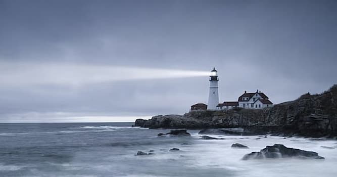 Culture Question: Qu'est-ce qui éclaire la côte ?