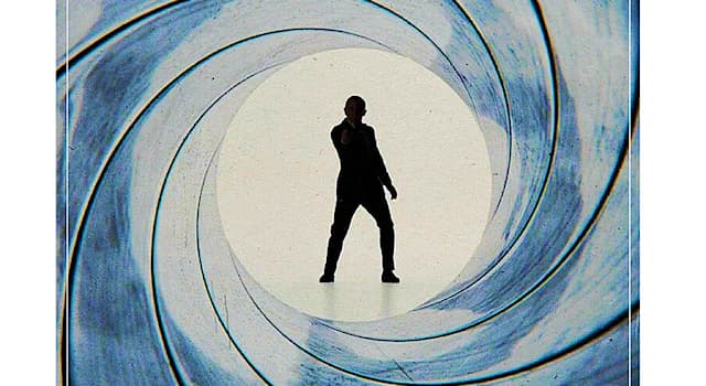 Movies & TV Trivia Question: Vesper Lynd is a fictional character killed off in which "James Bond" film?