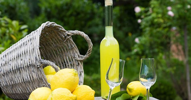 Aardrijkskunde Trivia Vraag: Welke Italiaanse stad is onlosmakend verbonden met de citroenlikeur limoncello?