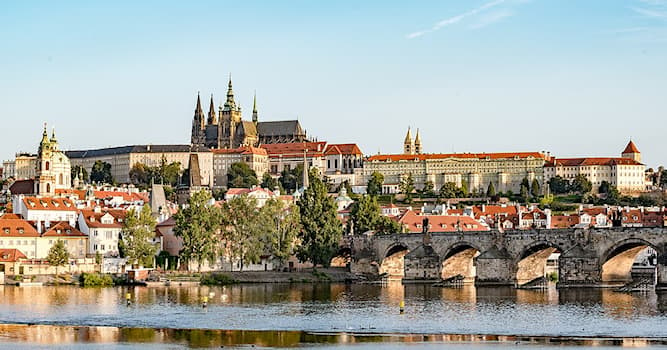 Aardrijkskunde Trivia Vraag: Aan welke rivier ligt de Tjeschische hoofdstad Praag?