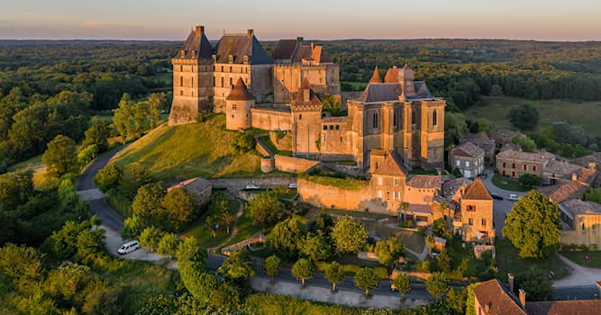 Aardrijkskunde Trivia Vraag: Hoe heet dit bekende kasteel in de Périgord?