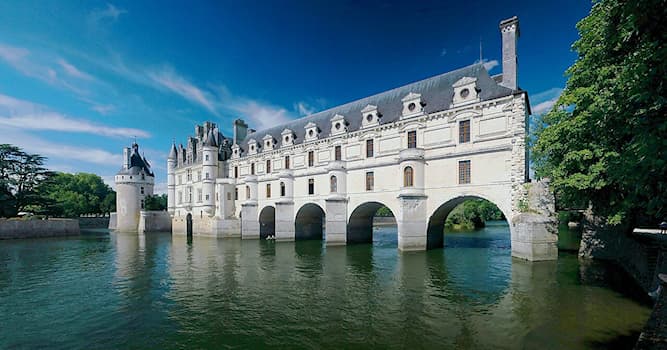 Aardrijkskunde Trivia Vraag: Hoe heet dit beroemde Loirekasteel?