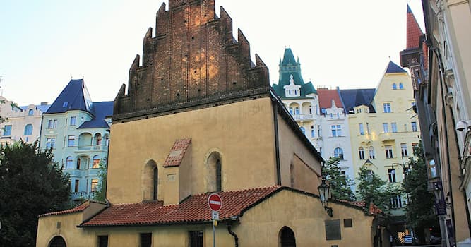 Aardrijkskunde Trivia Vraag: In welke stad bevindt zich de oudste synagoge van Europa die nog in gebruik is?