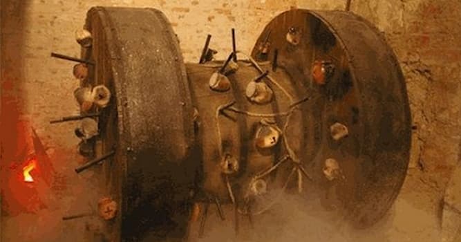 История Вопрос: Как называется оружие, изображённое на фотографии?