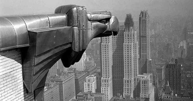 Cultuur Trivia Vraag: Op welke bekende wolkenkrabber in New York vind je deze beelden in Art Deco-stijl?