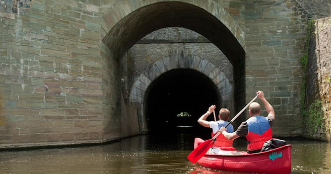 Aardrijkskunde Trivia Vraag: Op welke rivier bevindt zich de enige scheepvaarttunnel van Duitsland?