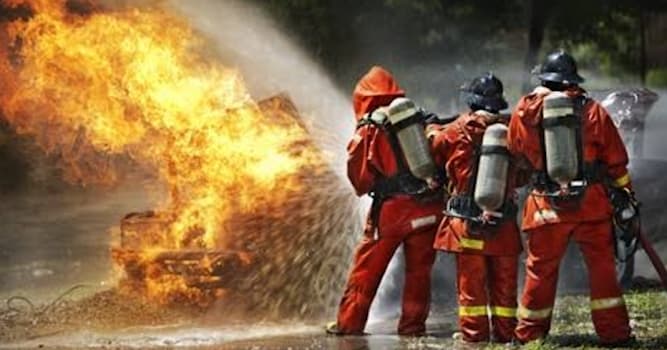 Maatschappij Trivia Vraag: Welke van deze professionals bestrijdt branden?