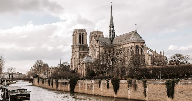 Cultuur Trivia Vraag: Welke bekende Franse architect mocht in de 19de eeuw de Notre-Dame van Parijs grondig renoveren?