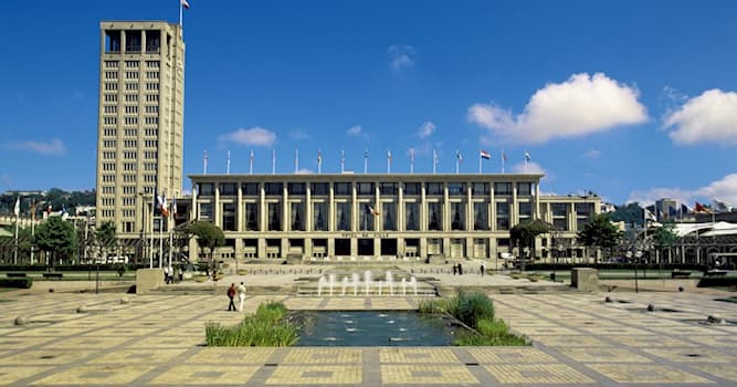 Cultuur Trivia Vraag: Welke Franse architect stond bekend om het gebruik van gewapend beton en ontwierp de stad Le Havre?