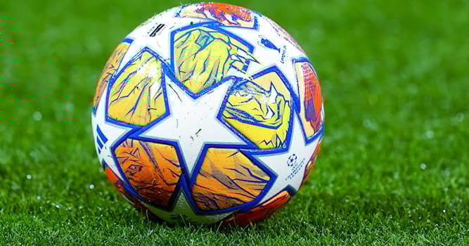 Sport Wissensfrage: Wieviel Bar muss ein Fußball im Profifußball besitzen?