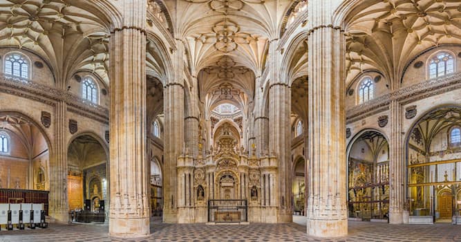 Historia Pregunta Trivia: ¿Con cuáles nombres se distinguían las dos catedrales de Salamanca en España?