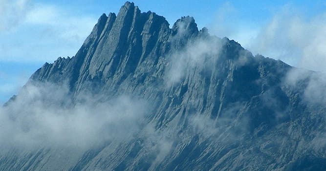 Aardrijkskunde Trivia Vraag: Hoe heet de hoogste berg van Oceanië?