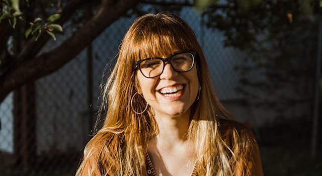 Cultura Pregunta Trivia: ¿Qué autora escribió la novela titulada "No es amor"?