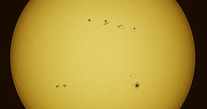 Science Question: Qu'est ce qu'une tache solaire (sunspot) ?