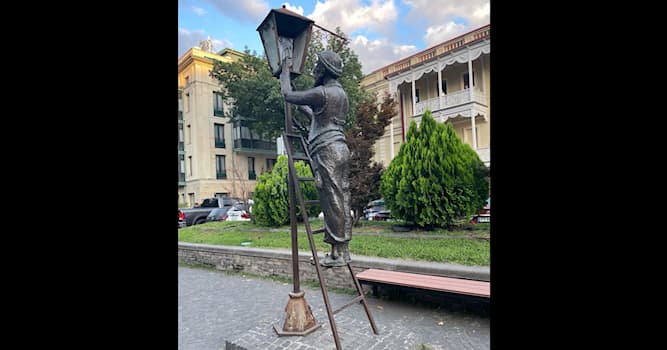Historia Pregunta Trivia: ¿A qué antigua profesión está dedicada esta escultura de Georgia?