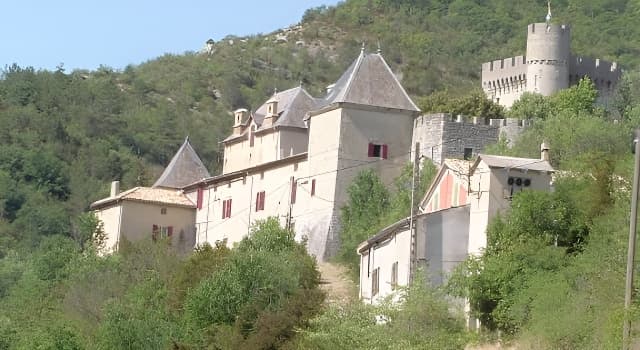 Culture Question: Le château d'Aulan, dans la Drôme, en France, est un château fort construit à quel siècle ?
