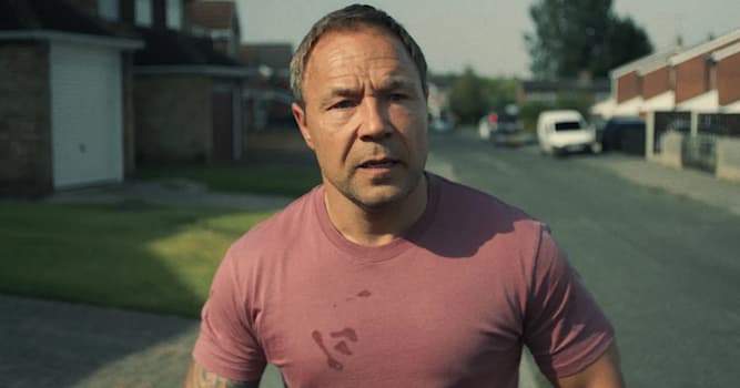 Films & TV Trivia Vraag: Hoe heet deze Britse acteur die je kent uit Snatch, This Is England, Boardwalk Empire en Adolescence?