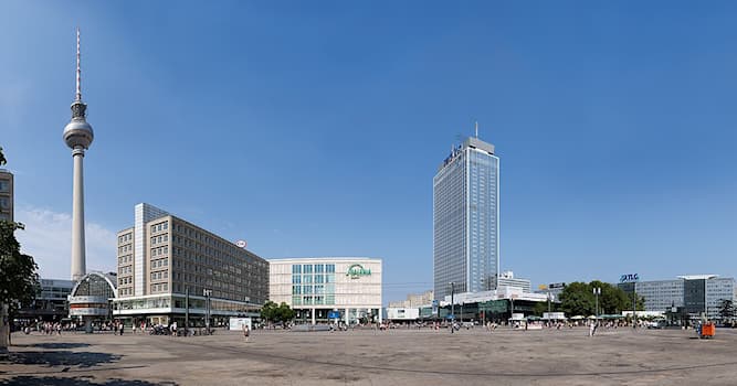 Aardrijkskunde Trivia Vraag: Hoe heet dit beroemde plein in Berlijn?