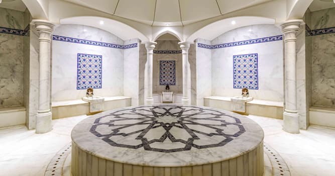 Maatschappij Trivia Vraag: Wat wordt er in een hamman (een Turks of Arabisch stoombad) gebruikt om de huid te schrobben?
